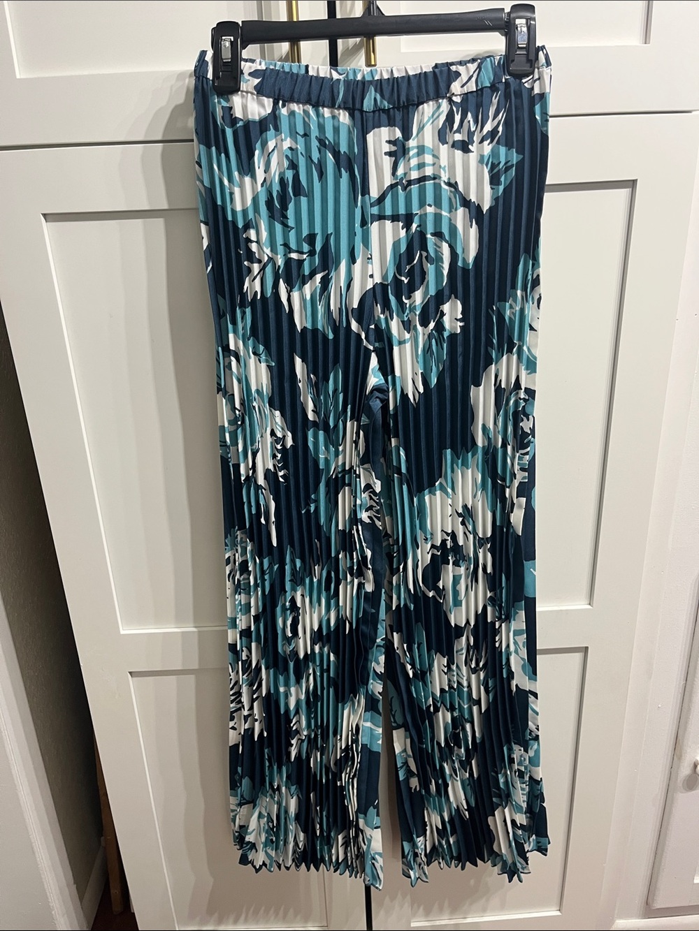 IMAN Pleated Wide-Leg Floral Pants - Teal, Navy & White